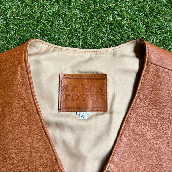 Sam’s Town leather vest - Picture 3 of 3